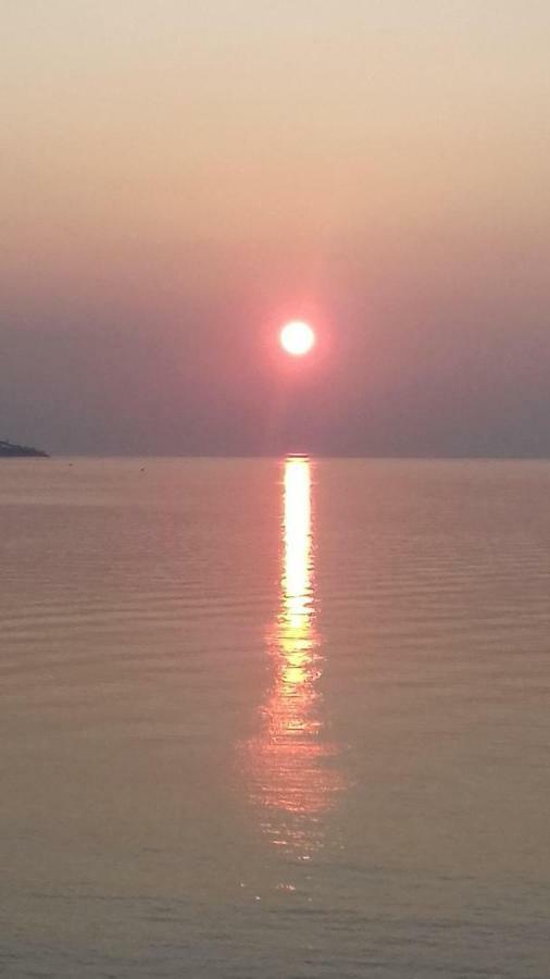 Marina Capo Pino Villa ซานเรโม ภายนอก รูปภาพ